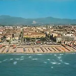Deephouse, Casa Con Giardino Vicino Al Mare فياريجيو